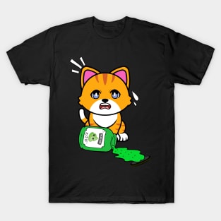 Cute Orange cat Spills a jar of wasabi sauce T-Shirt